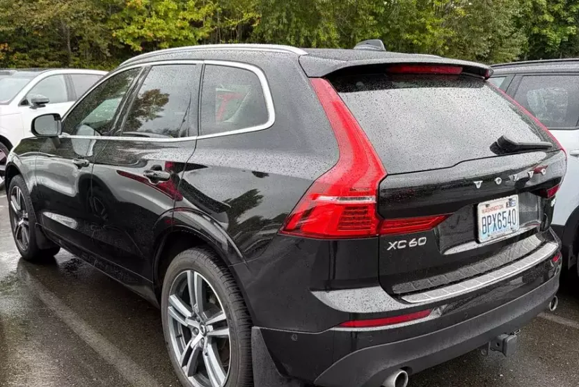 2018 Volvo XC60 T6 Momentum photo 1
