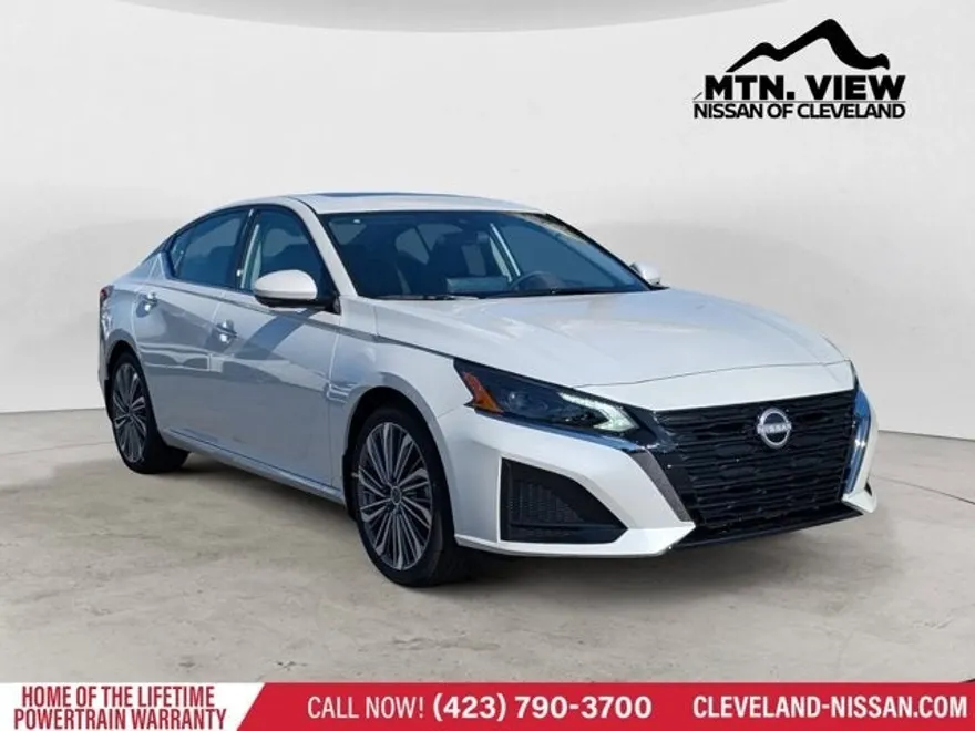 2025 Nissan Altima SL photo 1