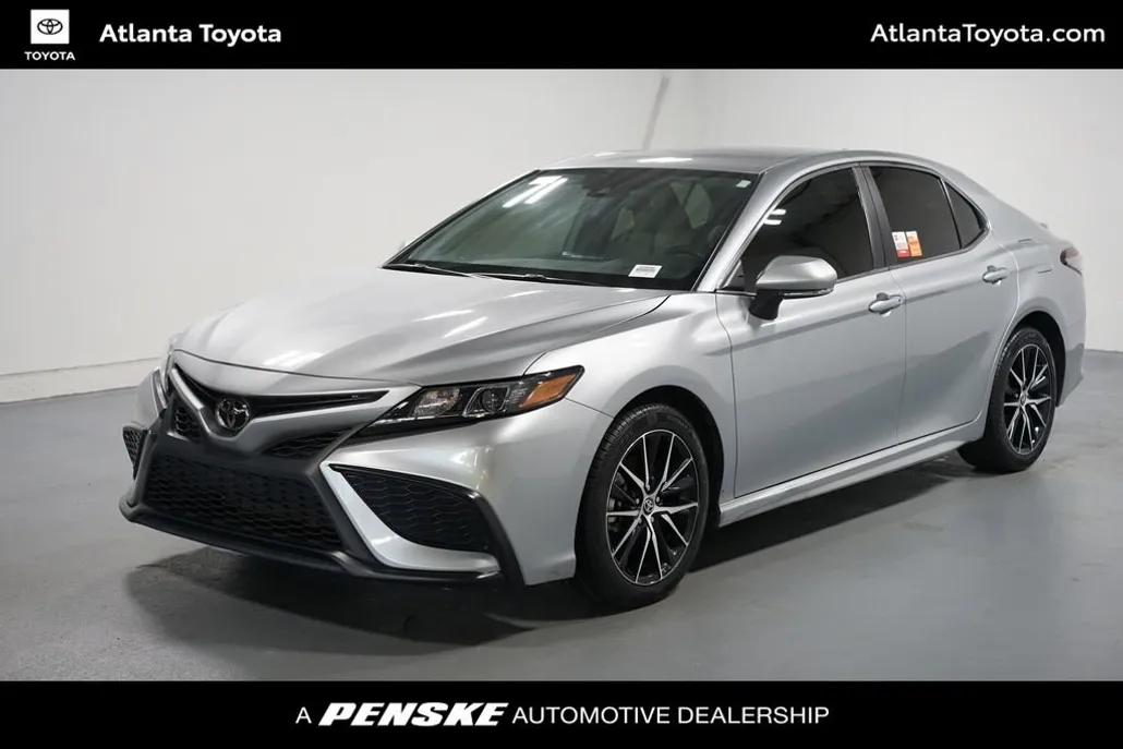 2024 Toyota Camry SE photo 1