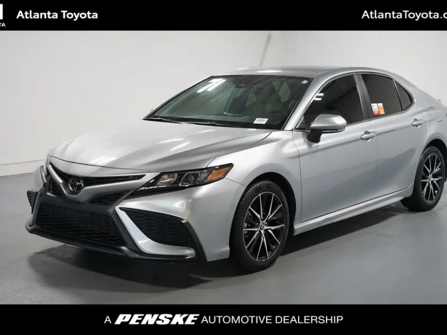 2024 Toyota Camry SE photo 1
