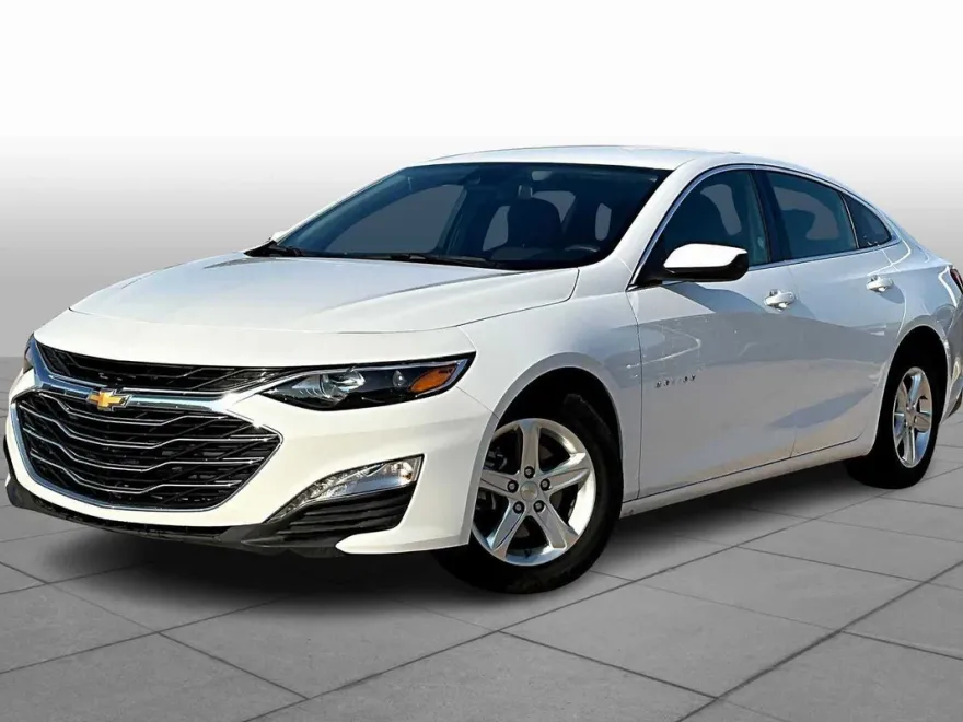 2024 Chevrolet Malibu 1LT photo 1