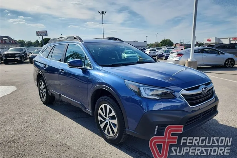 2020 Subaru Outback Premium photo 1