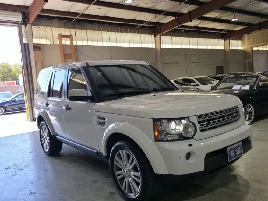 2011 Land Rover LR4 HSE LUX photo 1