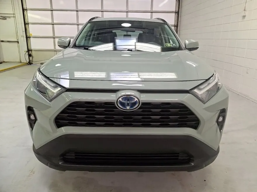 2022 Toyota RAV4 Hybrid XLE Premium photo 1