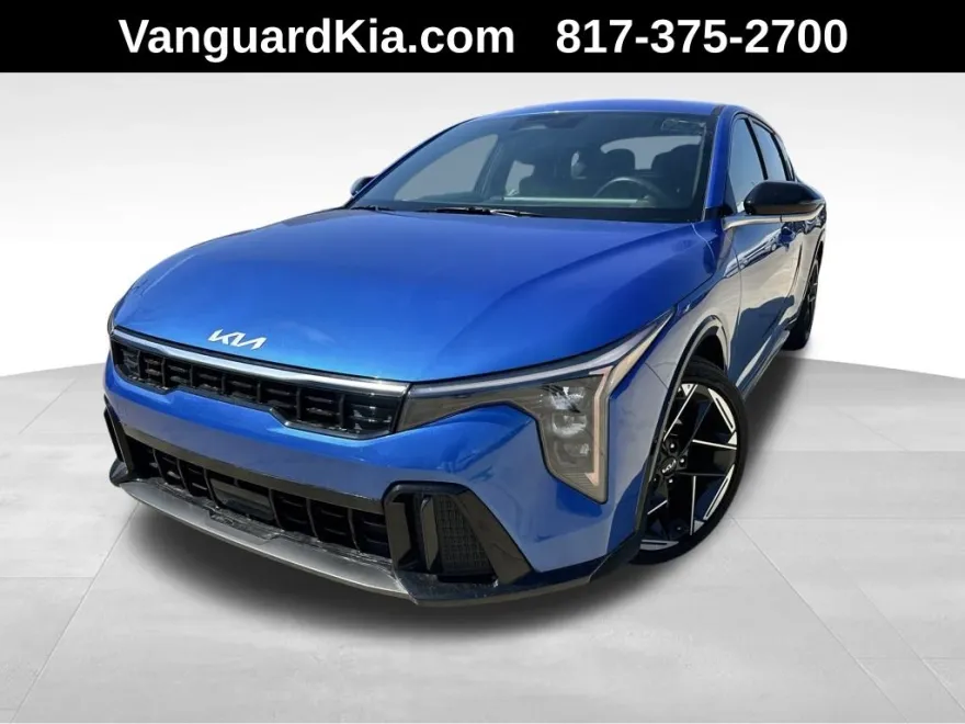 2025 Kia K4 GT-Line photo 1
