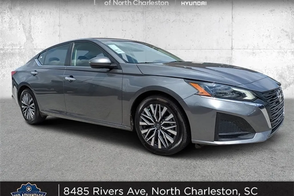 2023 Nissan Altima 2.5 SV photo 1