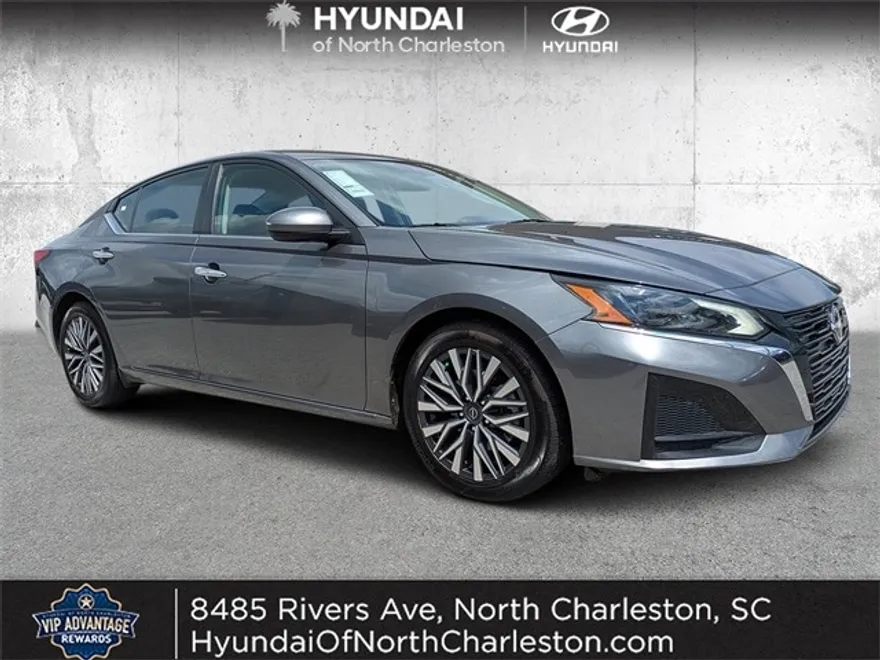 2023 Nissan Altima 2.5 SV photo 1