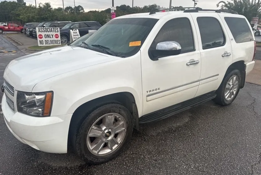 2009 Chevrolet Tahoe LTZ photo 1