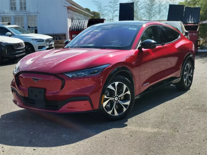 2022 Ford Mustang Mach-E Premium photo 1