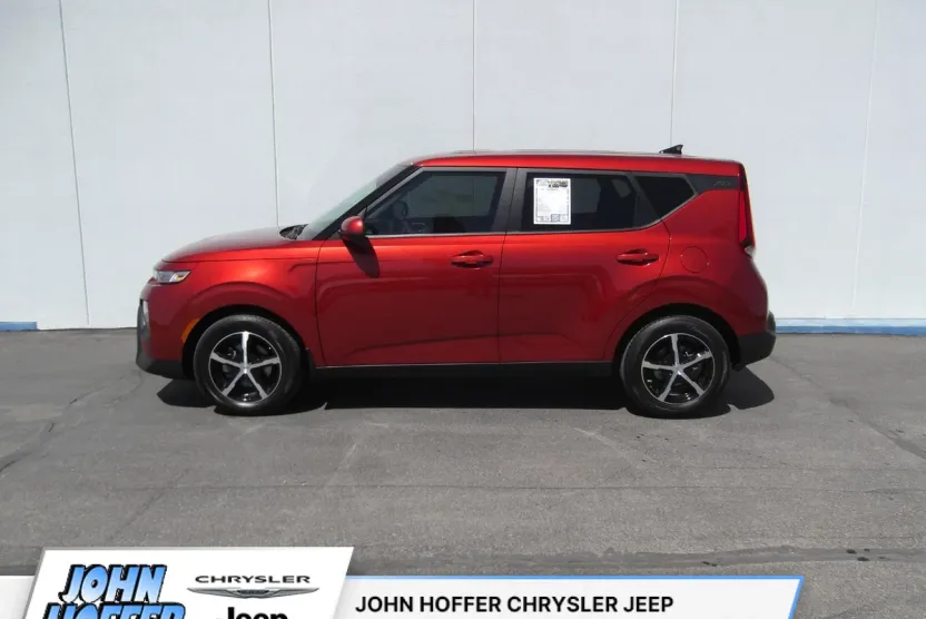 2021 Kia Soul LX photo 1
