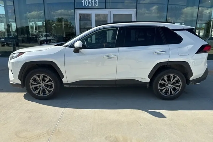 2022 Toyota RAV4 Hybrid Limited photo 1