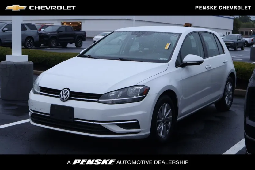 2018 Volkswagen Golf TSI S photo 1