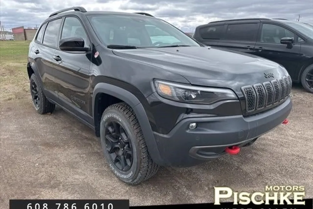 2023 Jeep Cherokee Trailhawk photo 1