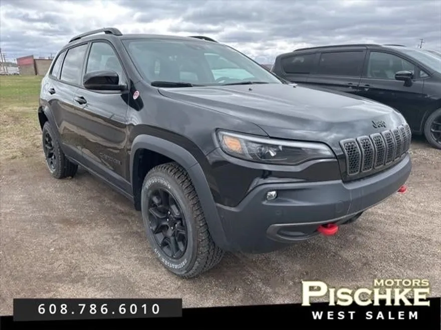 2023 Jeep Cherokee Trailhawk photo 1