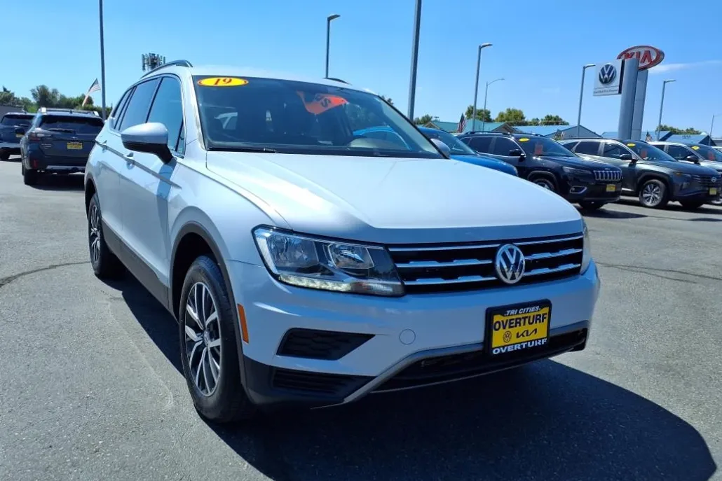2019 Volkswagen Tiguan SE photo 1