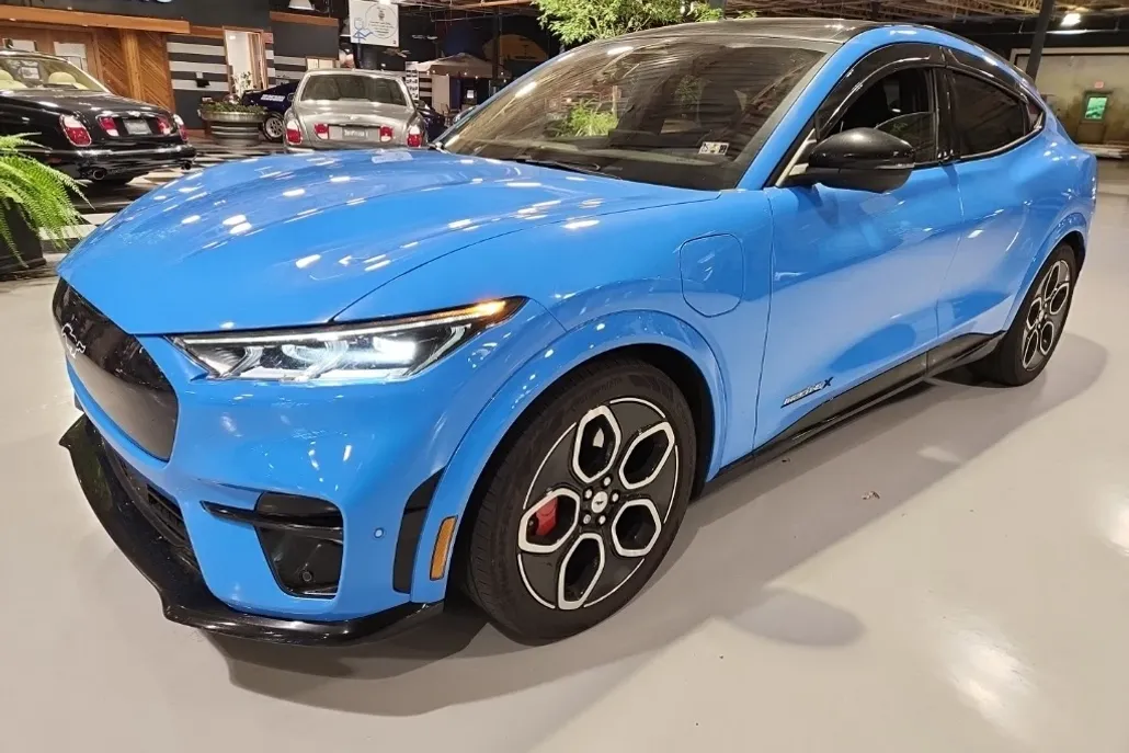 2023 Ford Mustang Mach-E GT photo 1