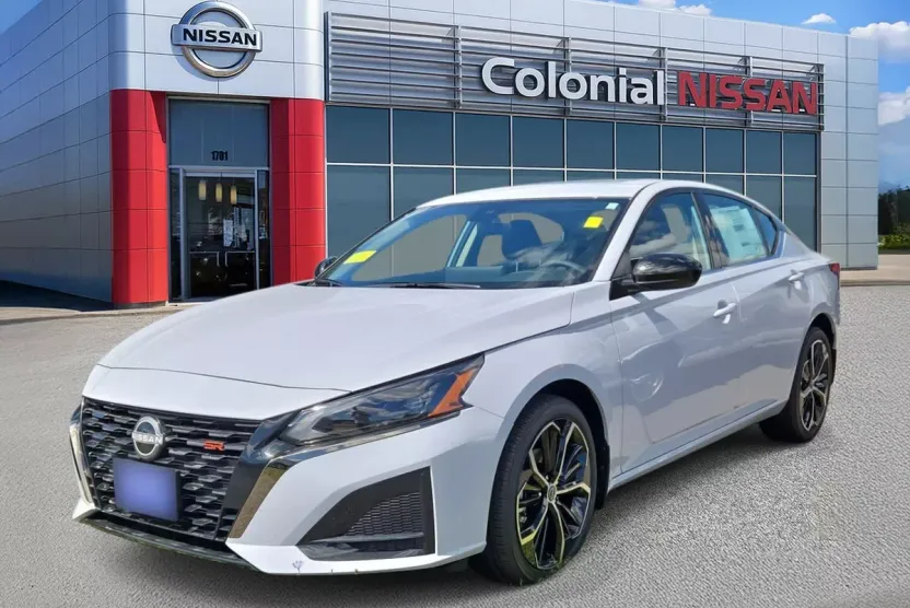2025 Nissan Altima SR photo 1