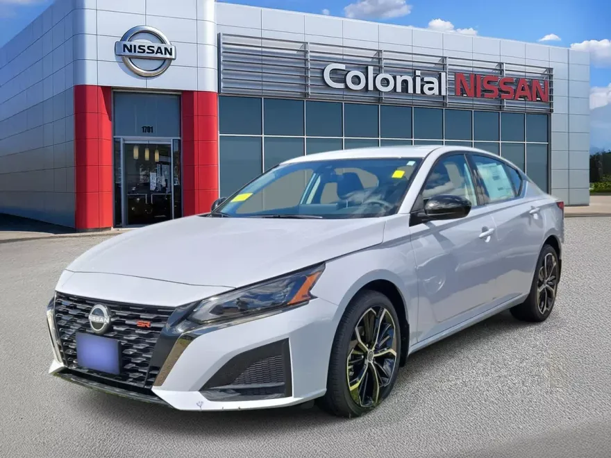 2025 Nissan Altima SR photo 1