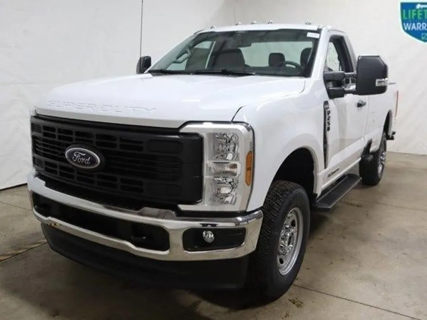 2025 Ford F-250 XLT photo 1