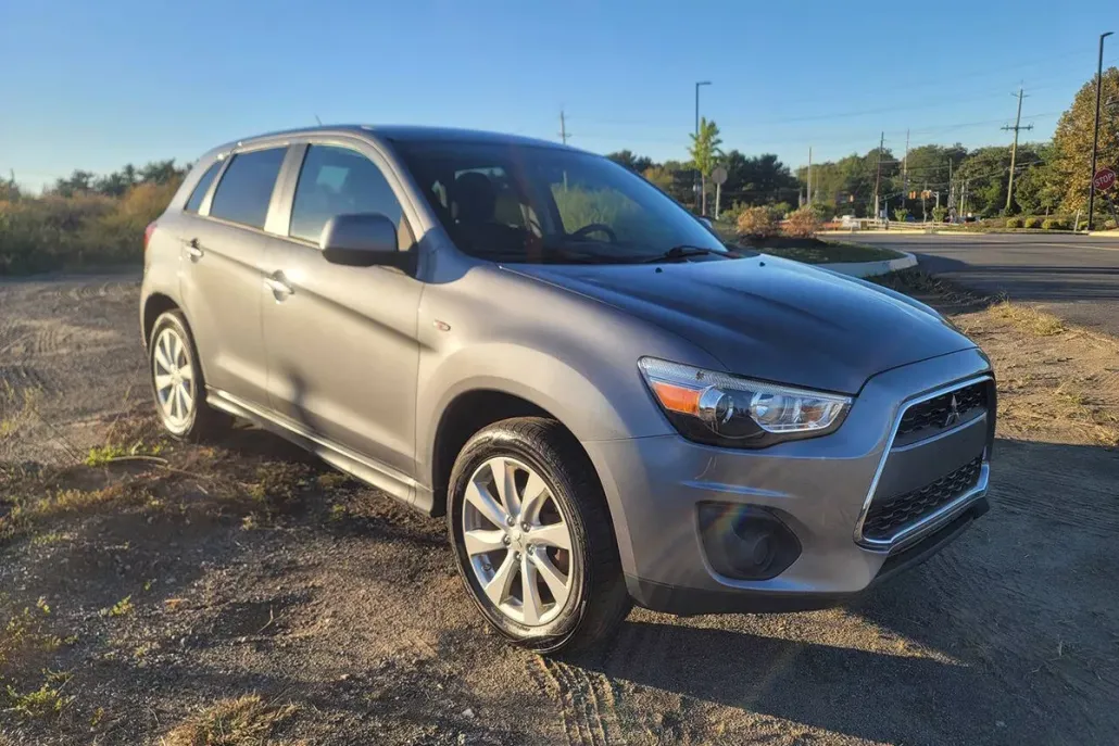 2015 Mitsubishi Outlander Sport ES photo 1