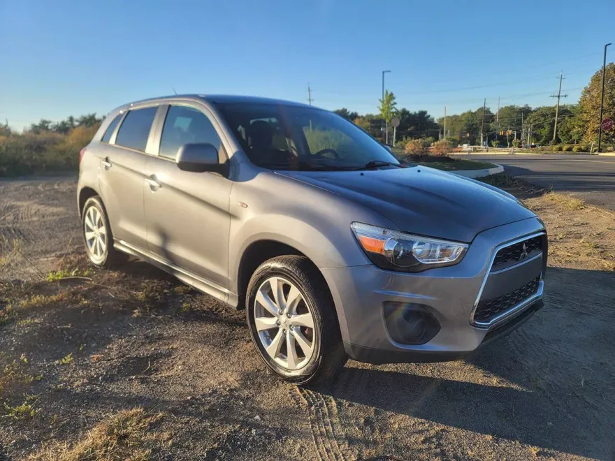 2015 Mitsubishi Outlander Sport ES photo 1