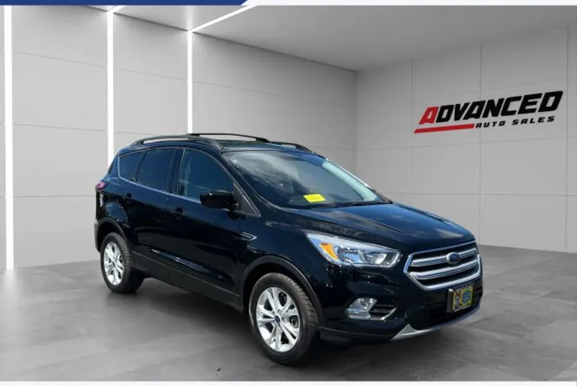 2018 Ford Escape SE Sport photo 1