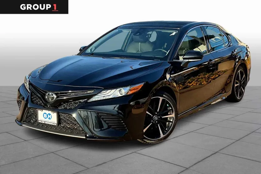 2019 Toyota Camry XLE V6 photo 1