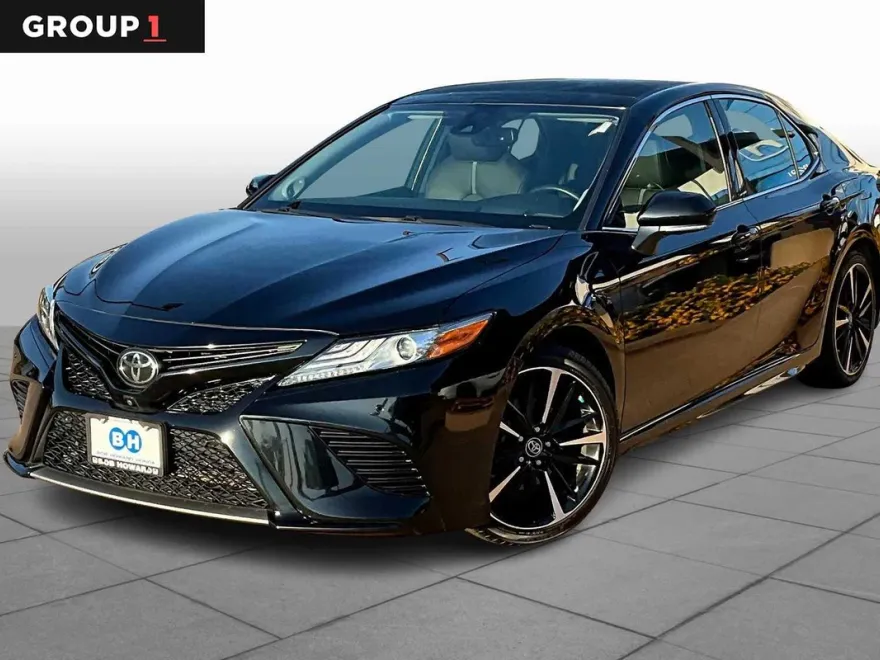 2019 Toyota Camry XLE V6 photo 1
