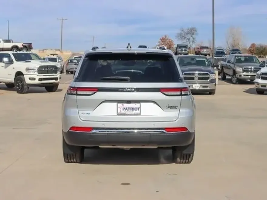 2024 Jeep Grand Cherokee 4xe photo 1