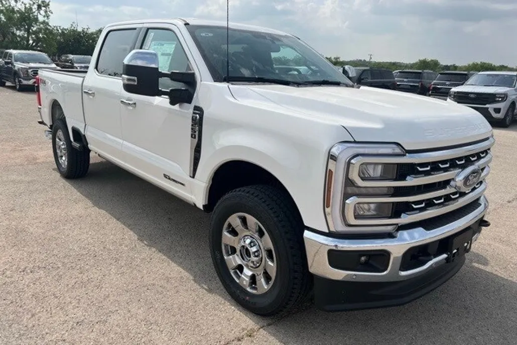2025 Ford F-250 Lariat photo 1