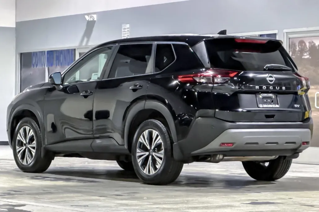 2022 Nissan Rogue SV photo 1