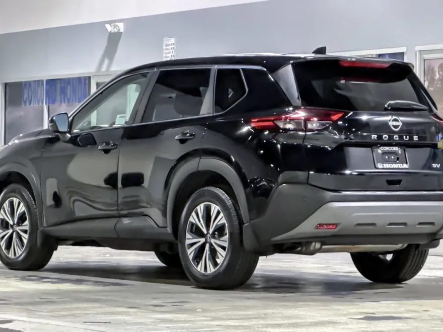 2022 Nissan Rogue SV photo 1