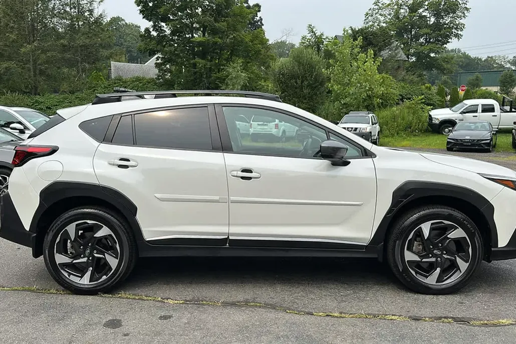 2024 Subaru Crosstrek Limited photo 1