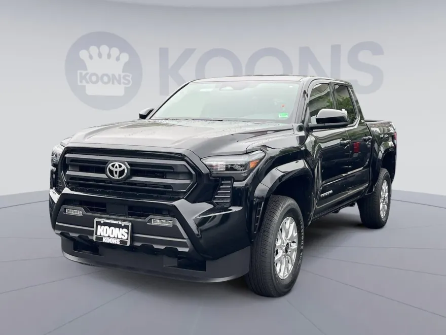 2025 Toyota Tacoma SR5 photo 1