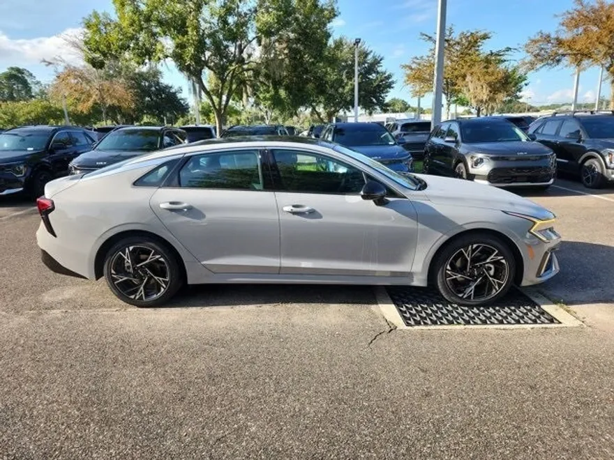2025 Kia K5 GT-Line photo 1