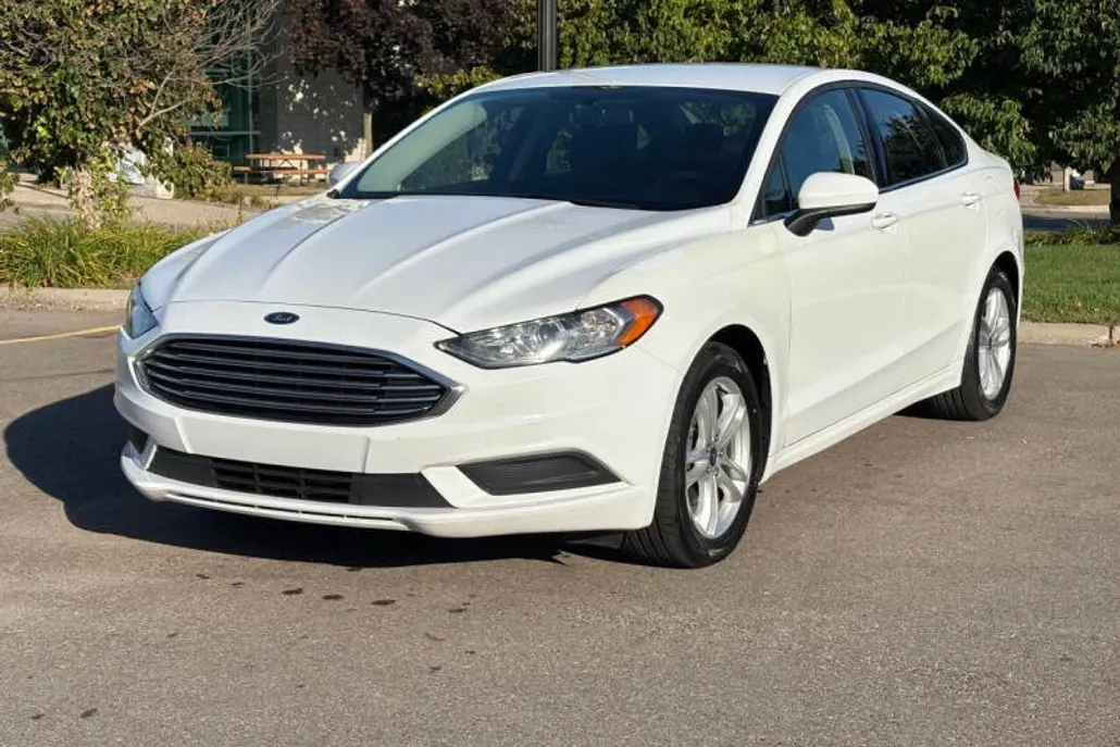 2018 Ford Fusion SE photo 1