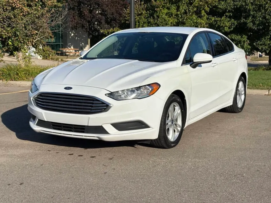 2018 Ford Fusion SE photo 1