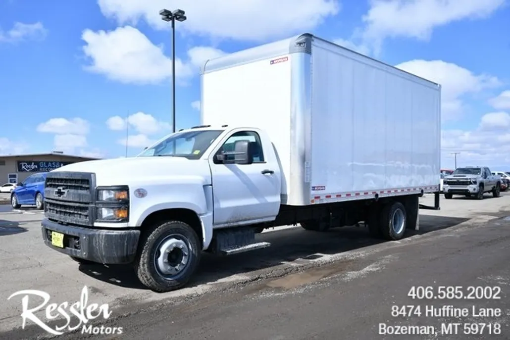 2023 Chevrolet Silverado 5500HD Work Truck photo 1