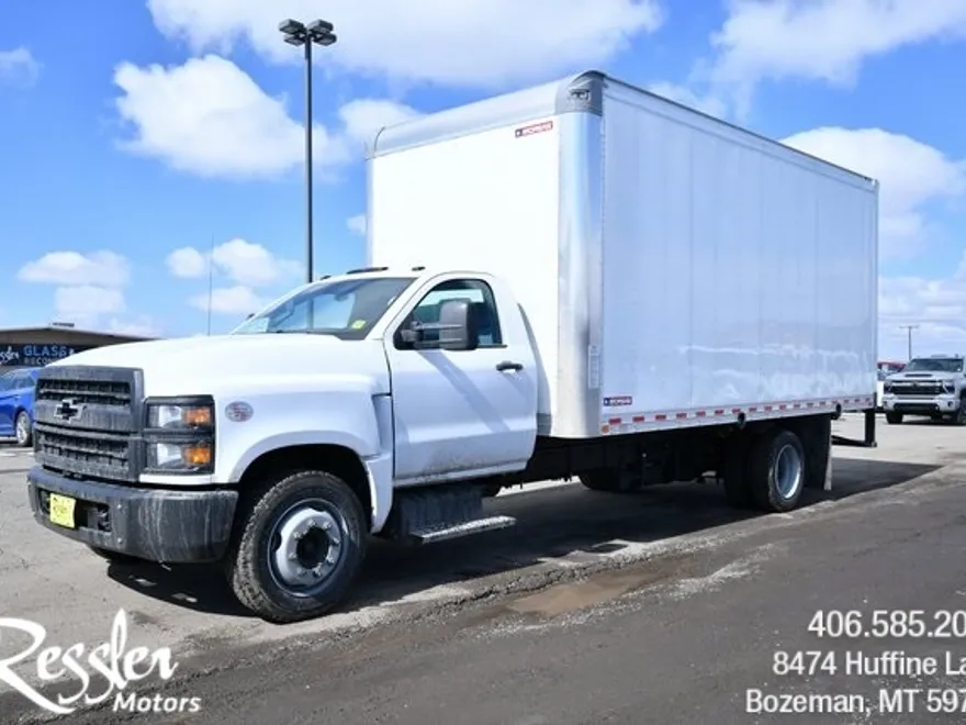 2023 Chevrolet Silverado 5500HD Work Truck photo 1