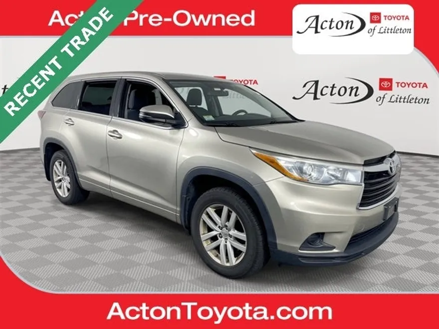 2015 Toyota Highlander LE photo 1