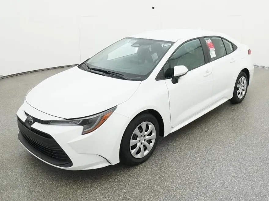 2025 Toyota Corolla LE photo 1