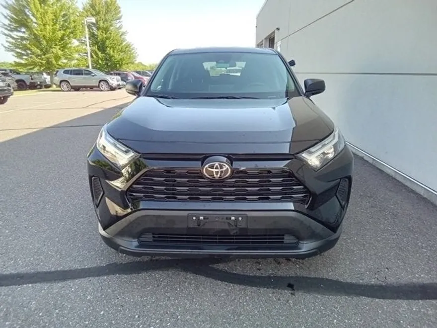2024 Toyota RAV4 LE photo 1
