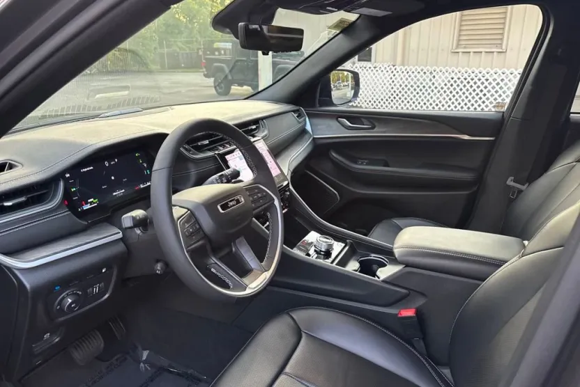 2024 Jeep Cherokee Limited 4xe photo 1