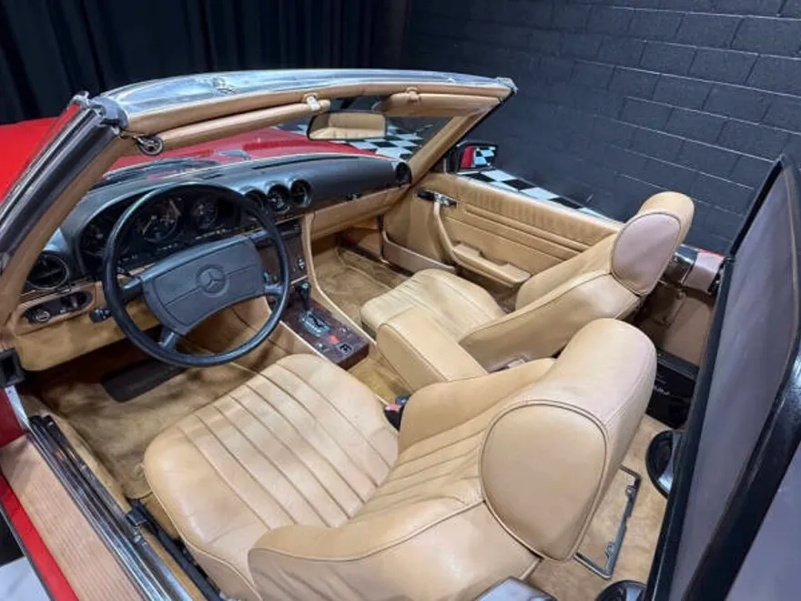 1987 Mercedes Benz 560 photo 1