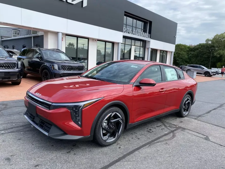 2025 Kia K4 EX photo 1