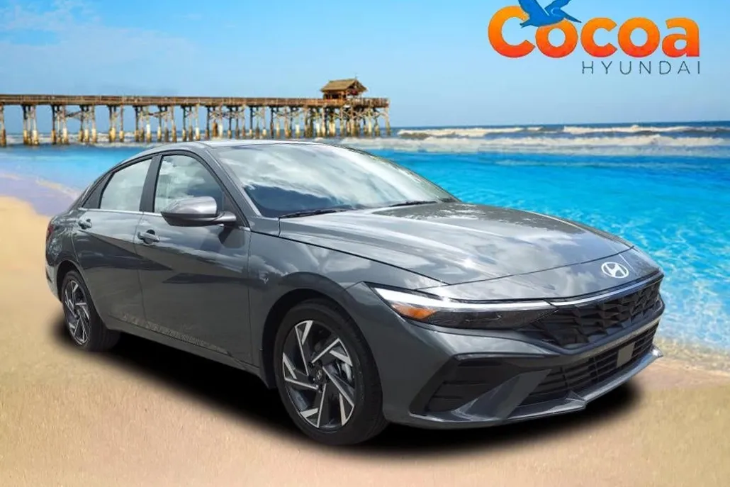2024 Hyundai Elantra SEL photo 1