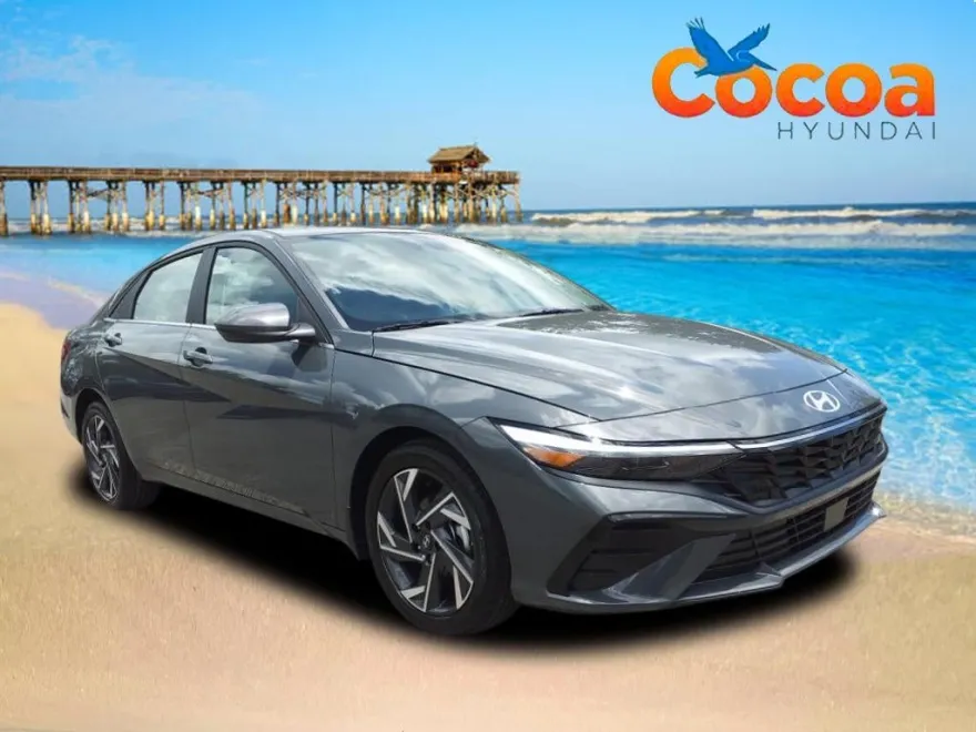 2024 Hyundai Elantra SEL photo 1