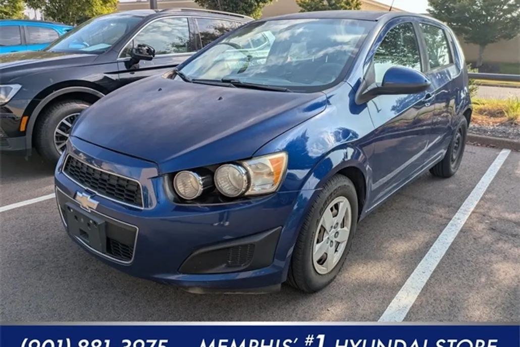 2014 Chevrolet Sonic LS photo 1