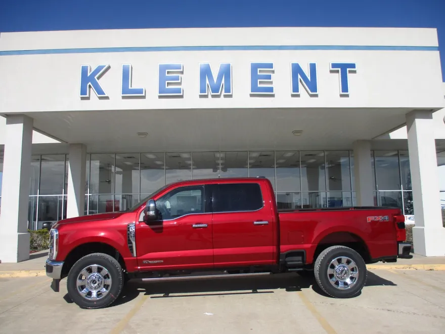 2025 Ford F-250 Lariat photo 1