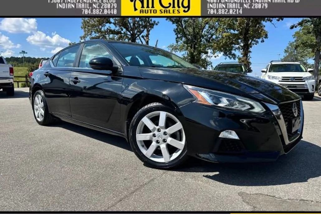 2019 Nissan Altima 2.5 SR photo 1